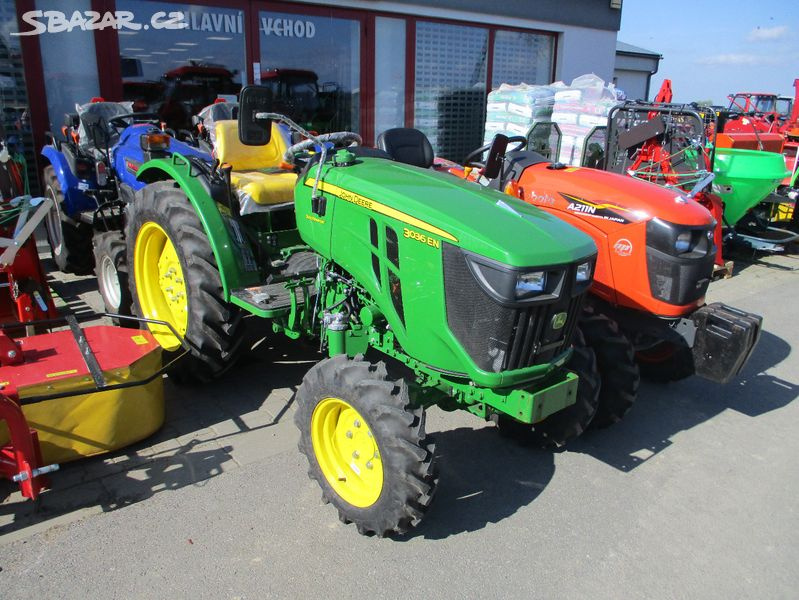 Malotraktor John Deere 3036 EN možnost i s kabinou