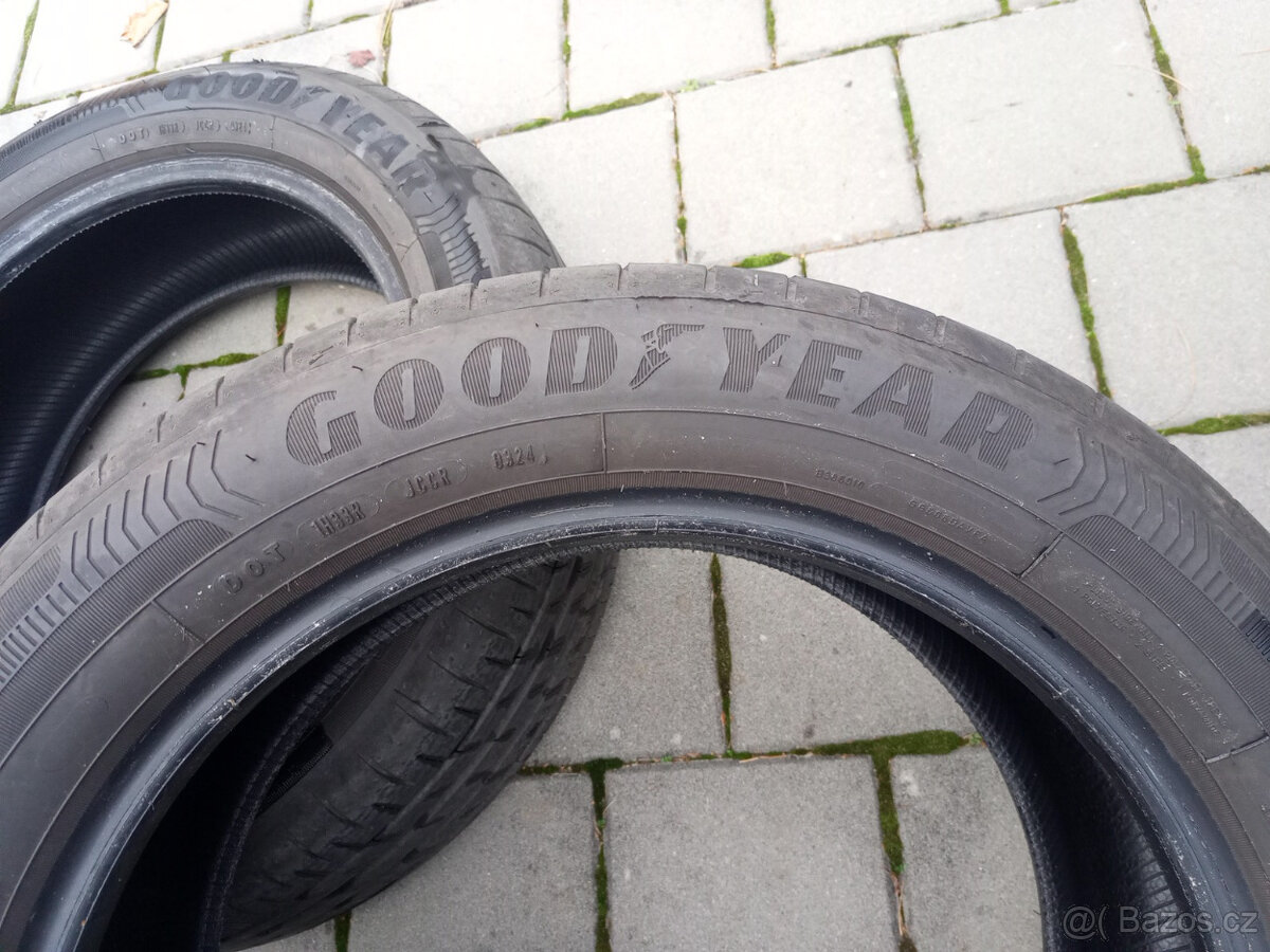 Letní pneu 215/55 R17 94V