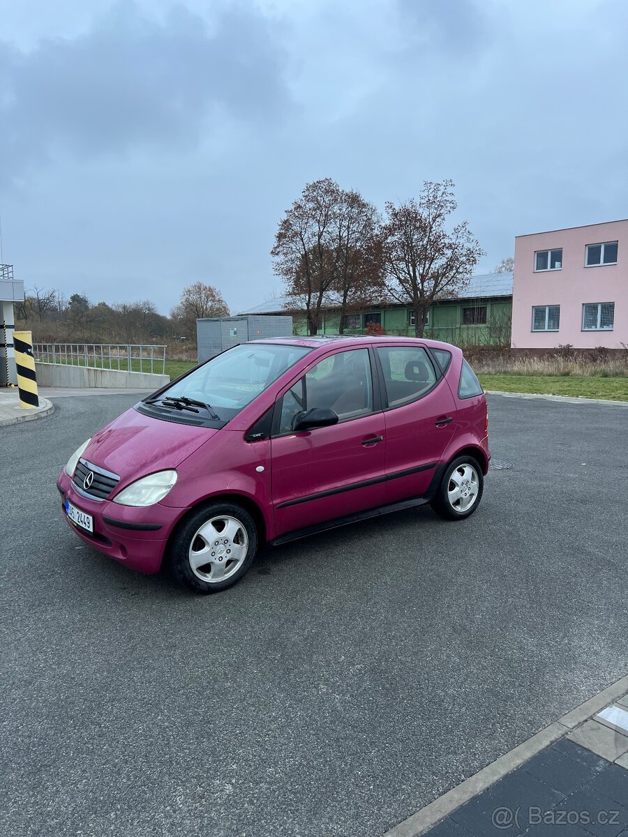 Mercedes A 140 najeto 154 tisic km edition pink