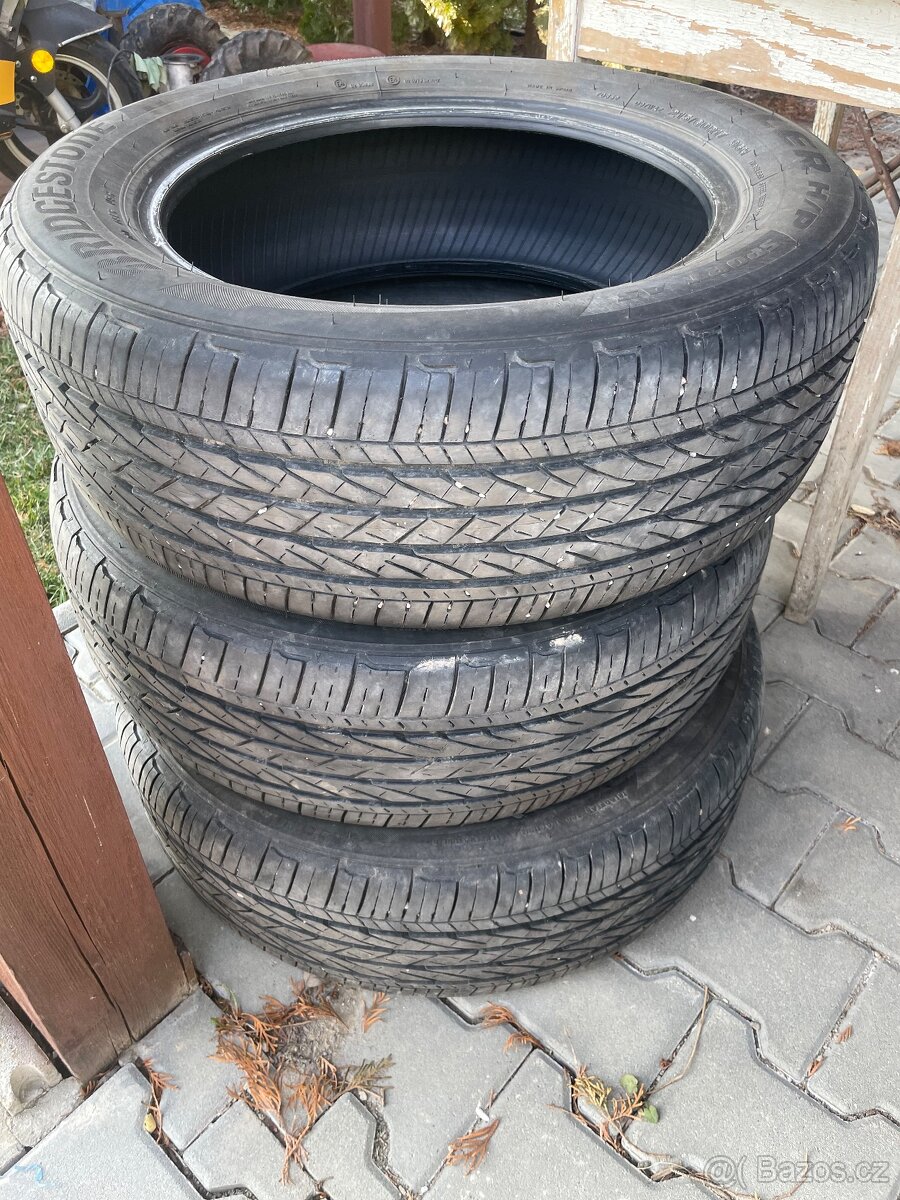 Letní pneu  215/60 r17