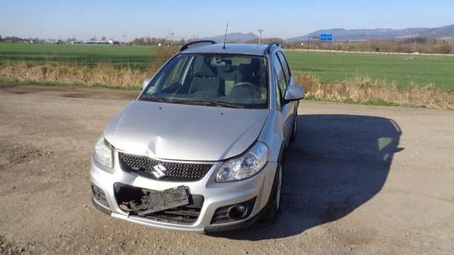 Suzuki sx4 1,5i 82KW, M15A  Rozprodám na náhradní díly