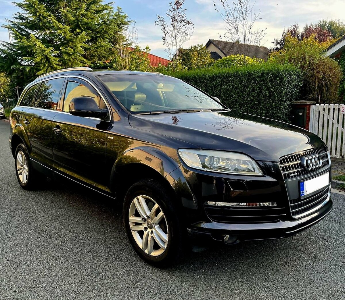 Prodám AUDI Q7 S-line 3.0 tdi 171 kw Prodám Audi Q7 S-line 3