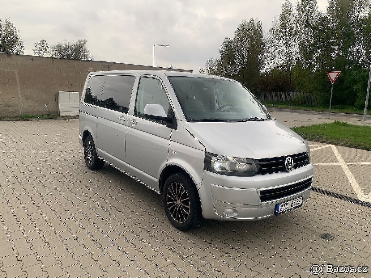 VW T5.1 , 2.0 tdi , Webasto , klima, 9 místne , manuál