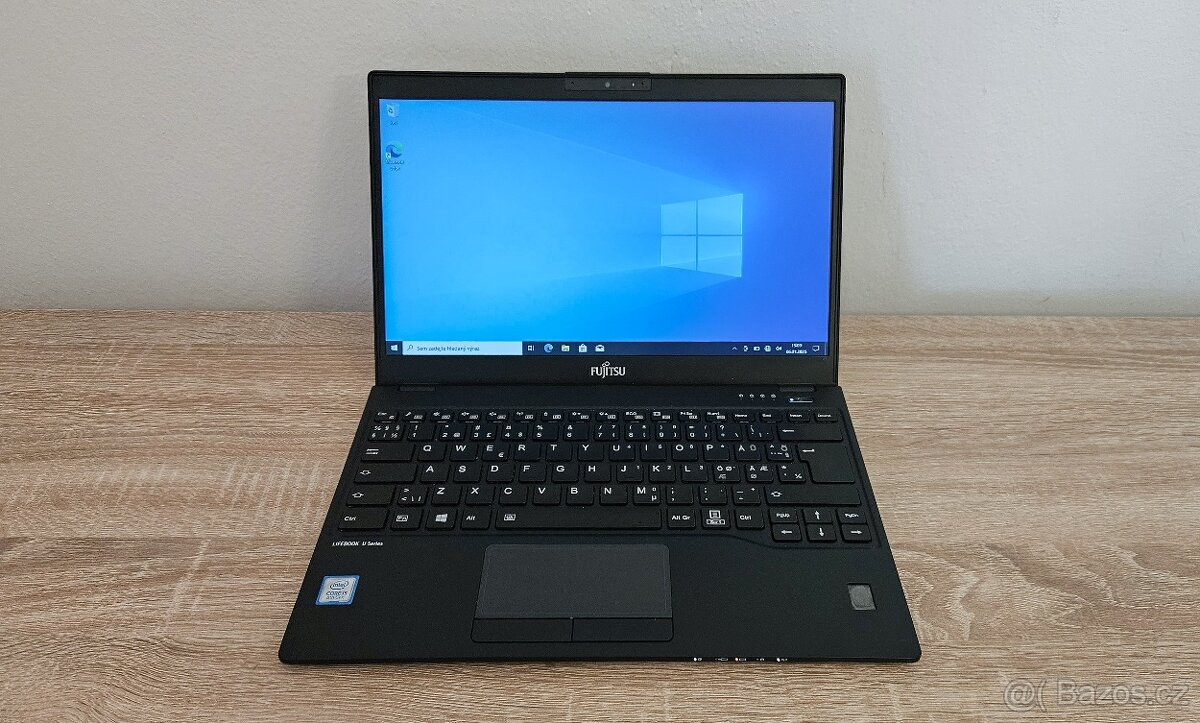 Fujitsu U939 (i5-8265U, 16 GB RAM, LTE, dotyk, 0.9 kg)