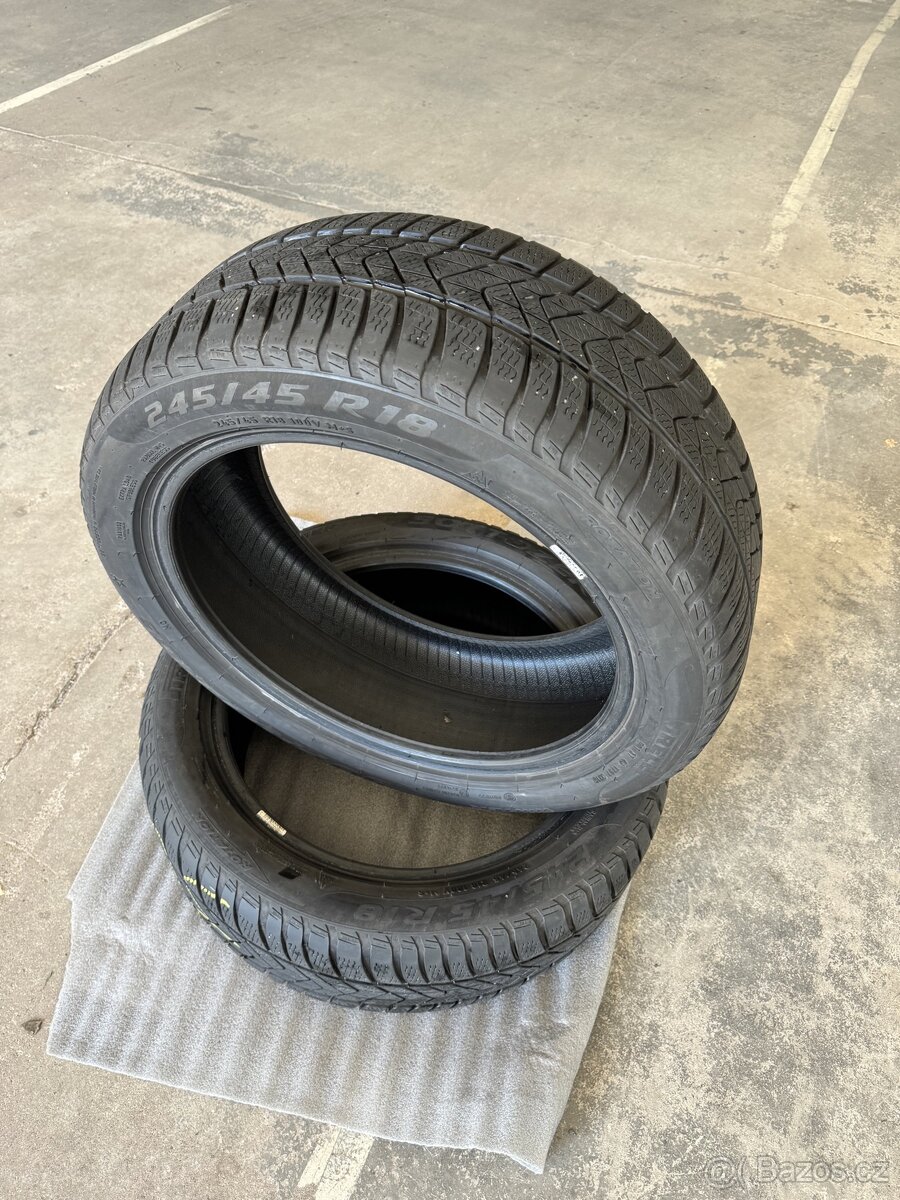2x zimní pneu Pirelli Sottozero 3 245/45/18