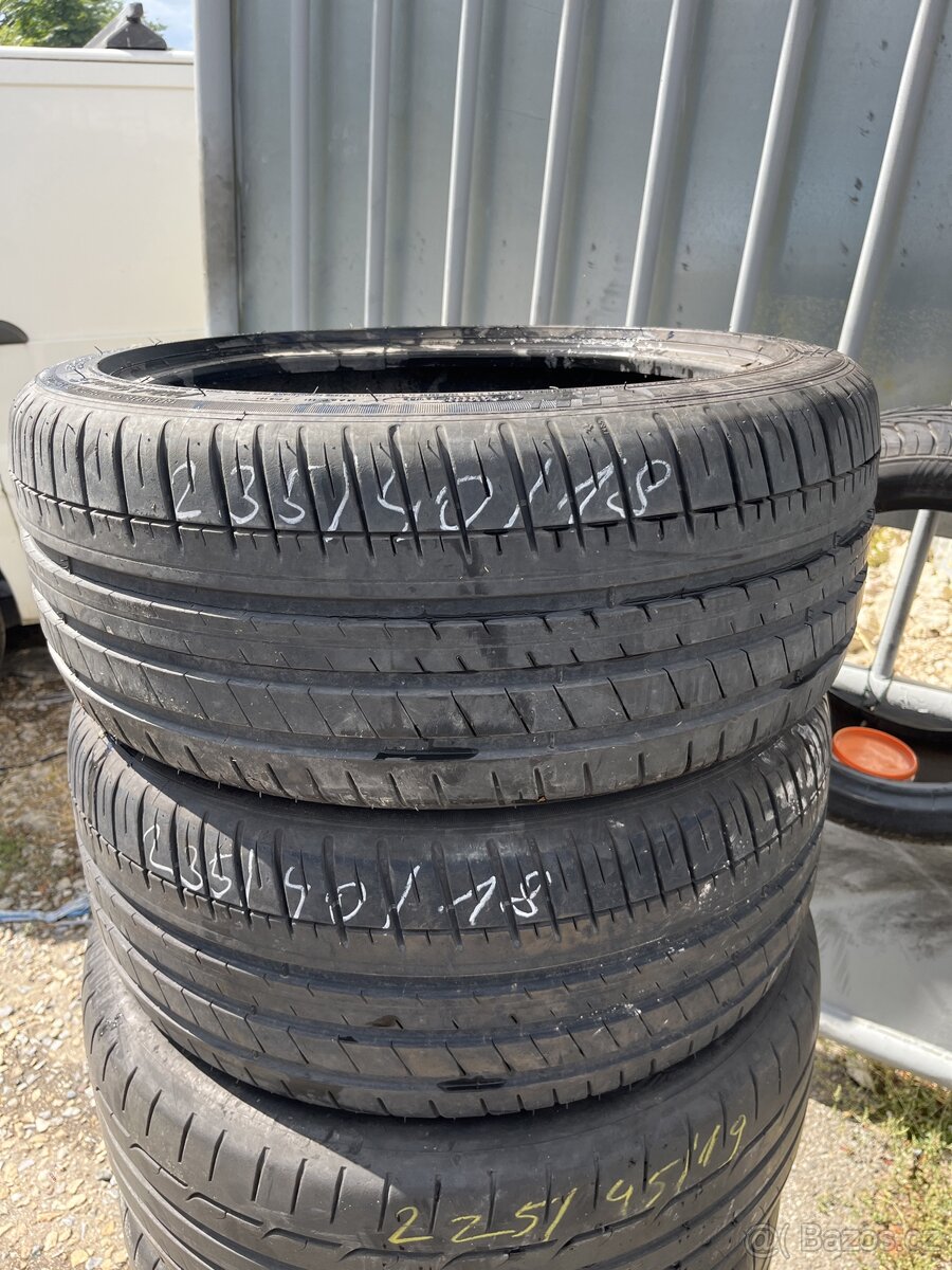 Michelin 235/40/18