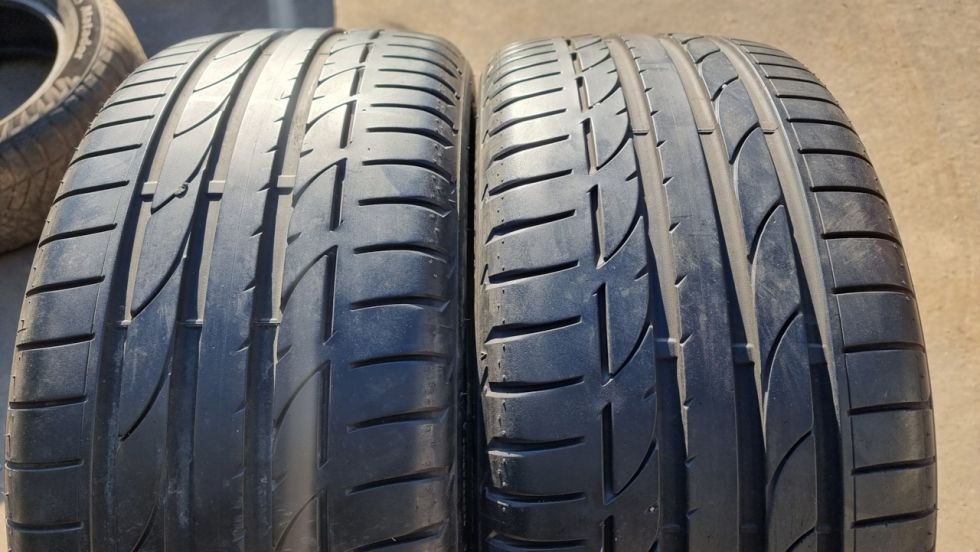 Letní pneu 235/40/19 Bridgestone