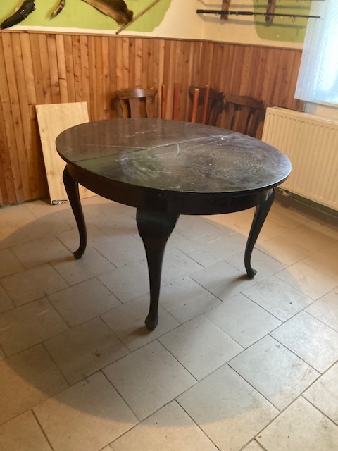 Starožitný stůl za 1000czk