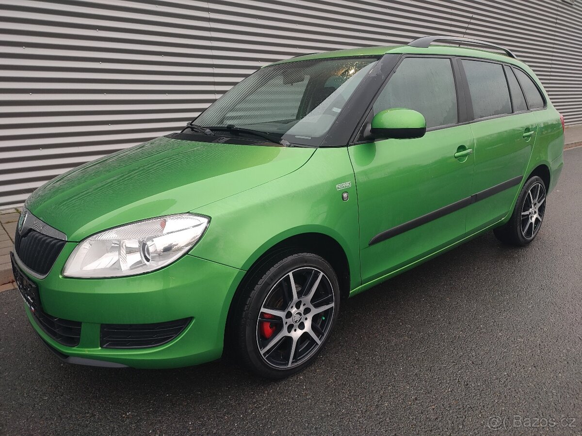 2011 facelift Škoda Fabia combi 1.4i 16V 63 kW  Family