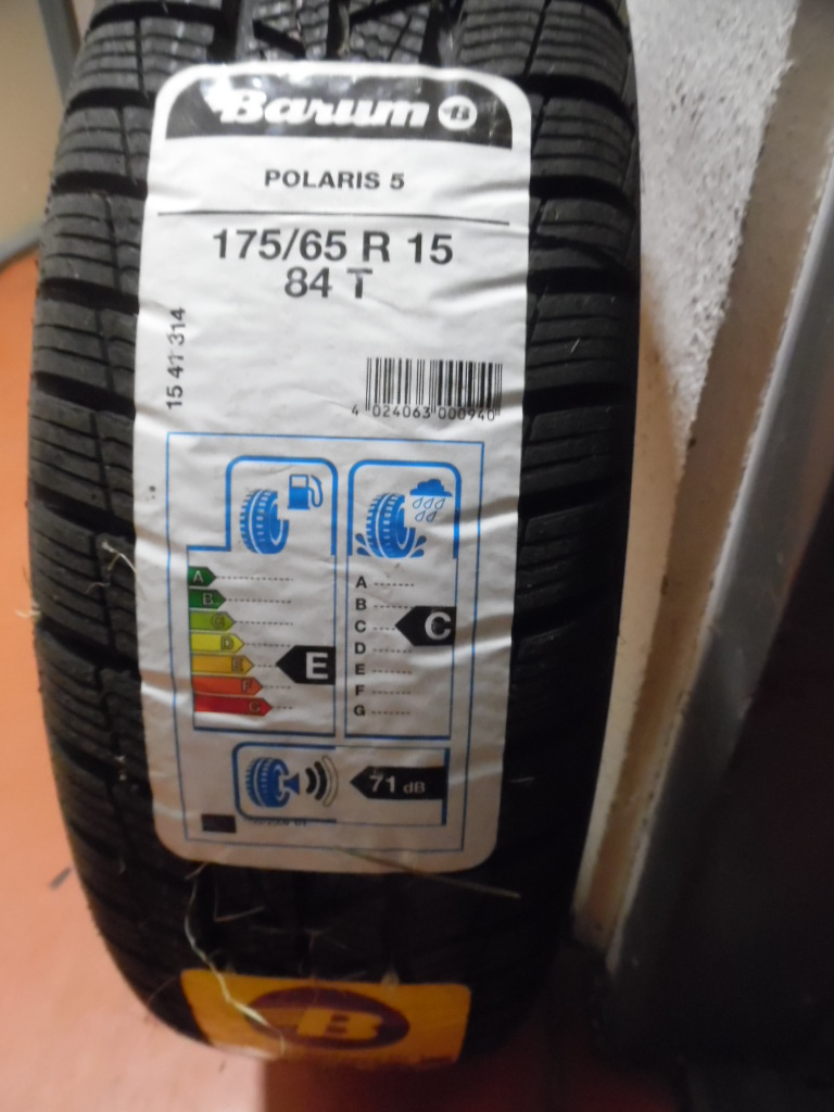 Prodám NOVOU zimní pneumatiku 175/65  R15