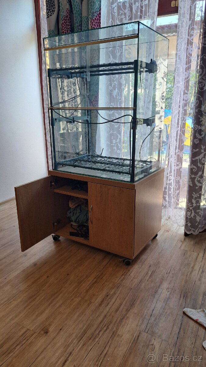 Terarium, akvarium, malý skleník