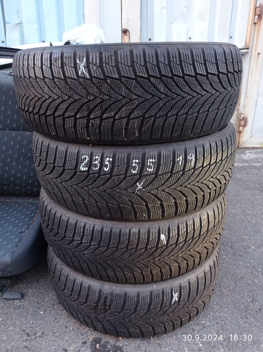 Prodám zimní pneu 235/55R19  Nexen 6-7mm.