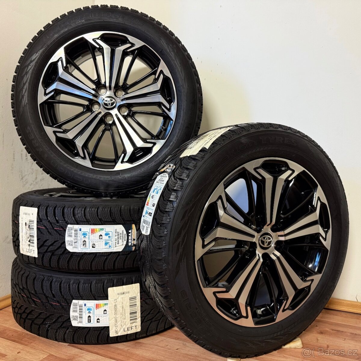 NOVÉ TOYOTA RAV4 5x114,3 R19 ET40+ZIMNÍ 235/55R19