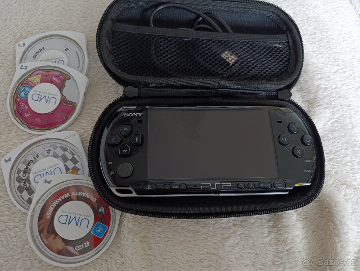 Sony PSP PlayStation Portable 3004 + Hry