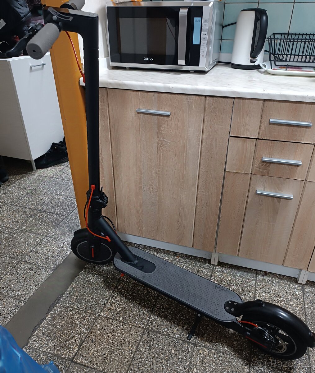 Elektrická koloběžka SCOOTER 7 FSD-A11 - Nutné koupit baterí