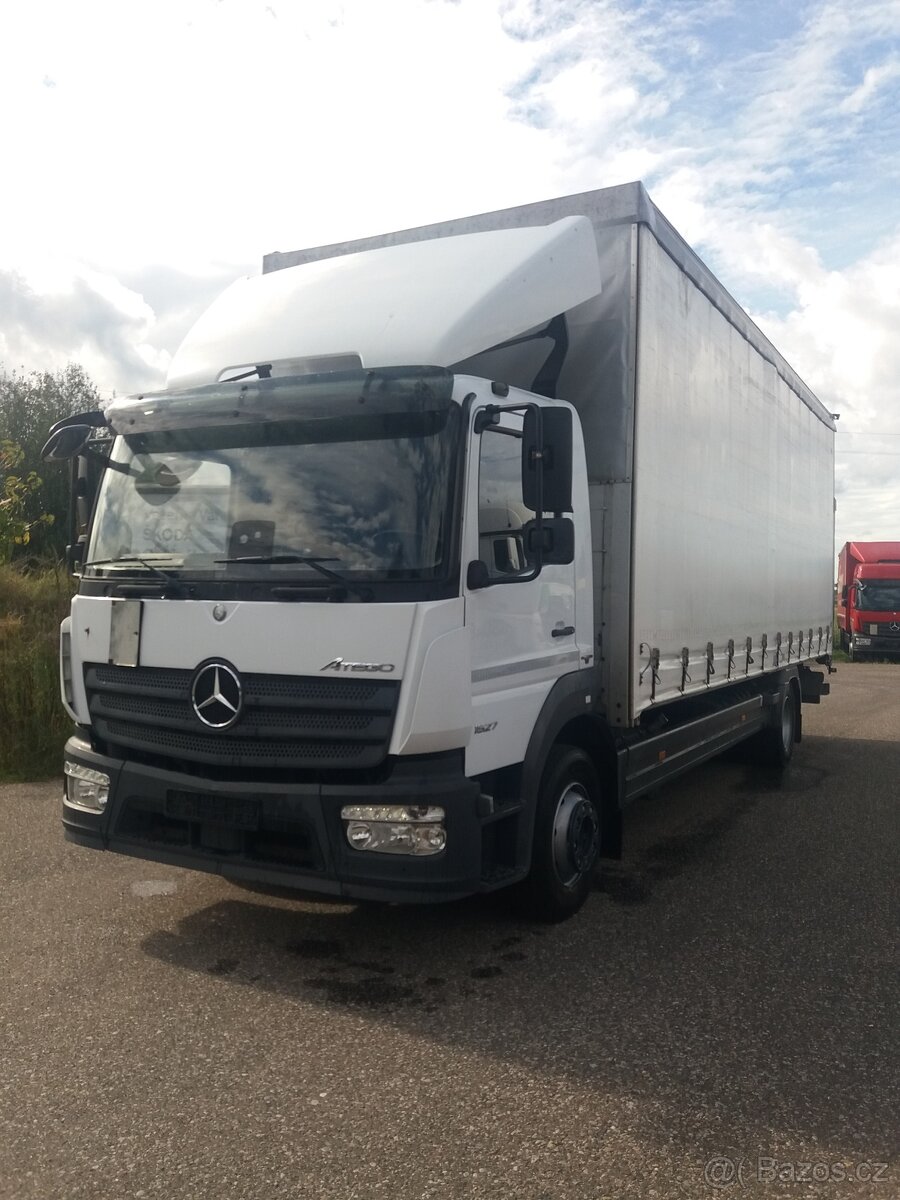 Mercedes atego  1527