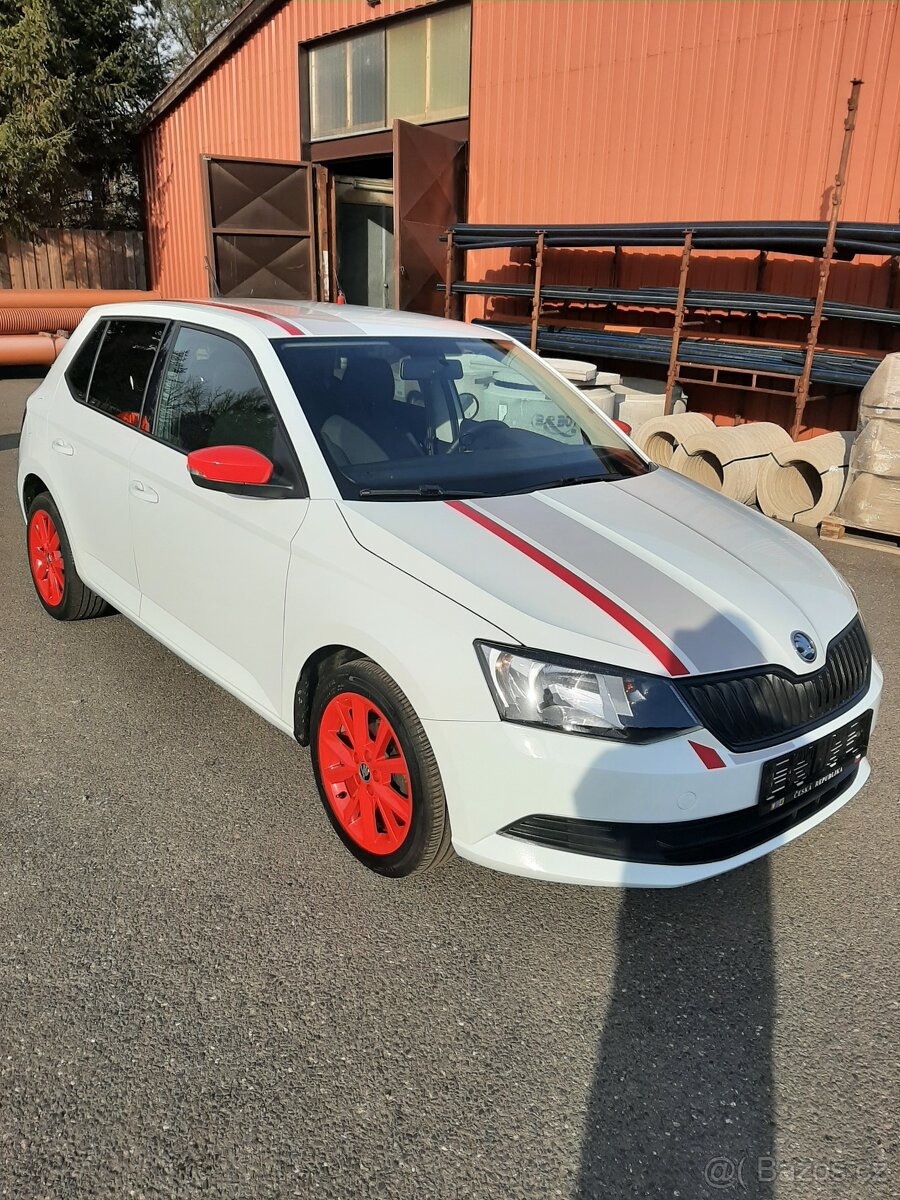 Skoda Fábia 3 1.2 TSI red a grey