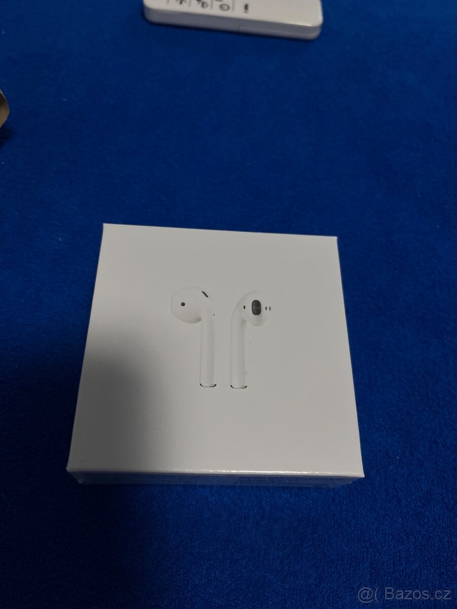 Apple AirPods (2019)