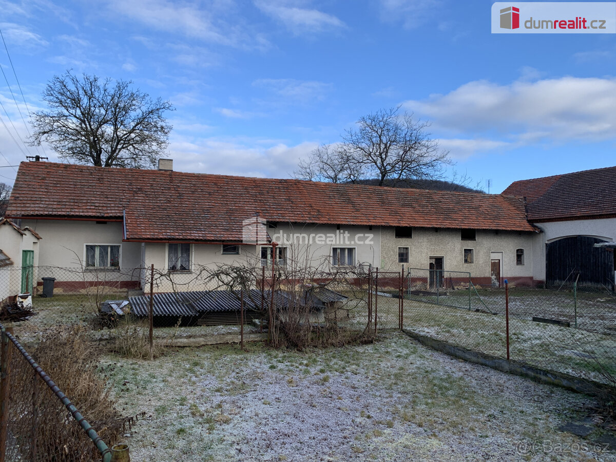 Prodej RD se zemědělským zázemím (chlévy, stodola) velká zah