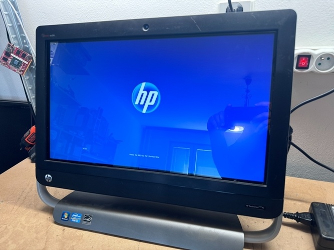 Predám pokazený PC AIO na náhradné diely HP TOUCH 7320