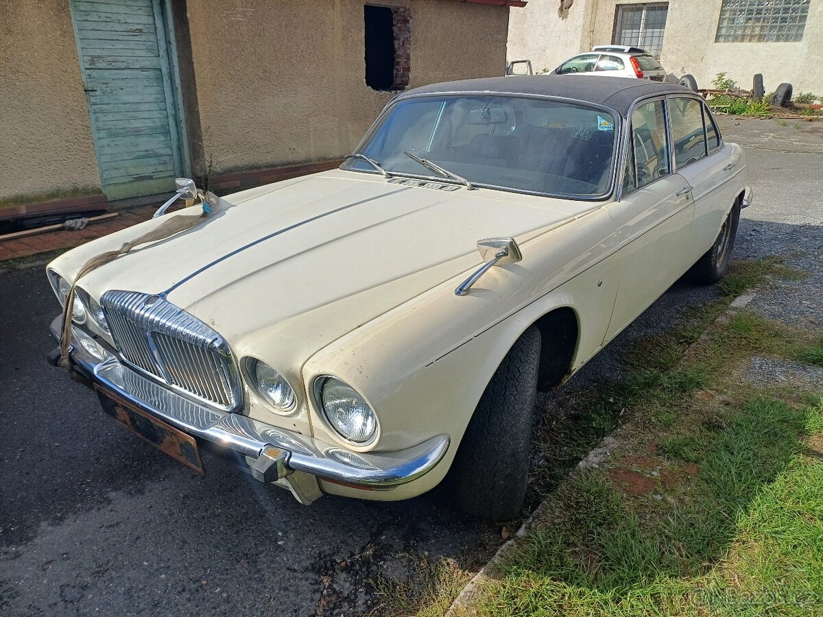 Jaguar xj12