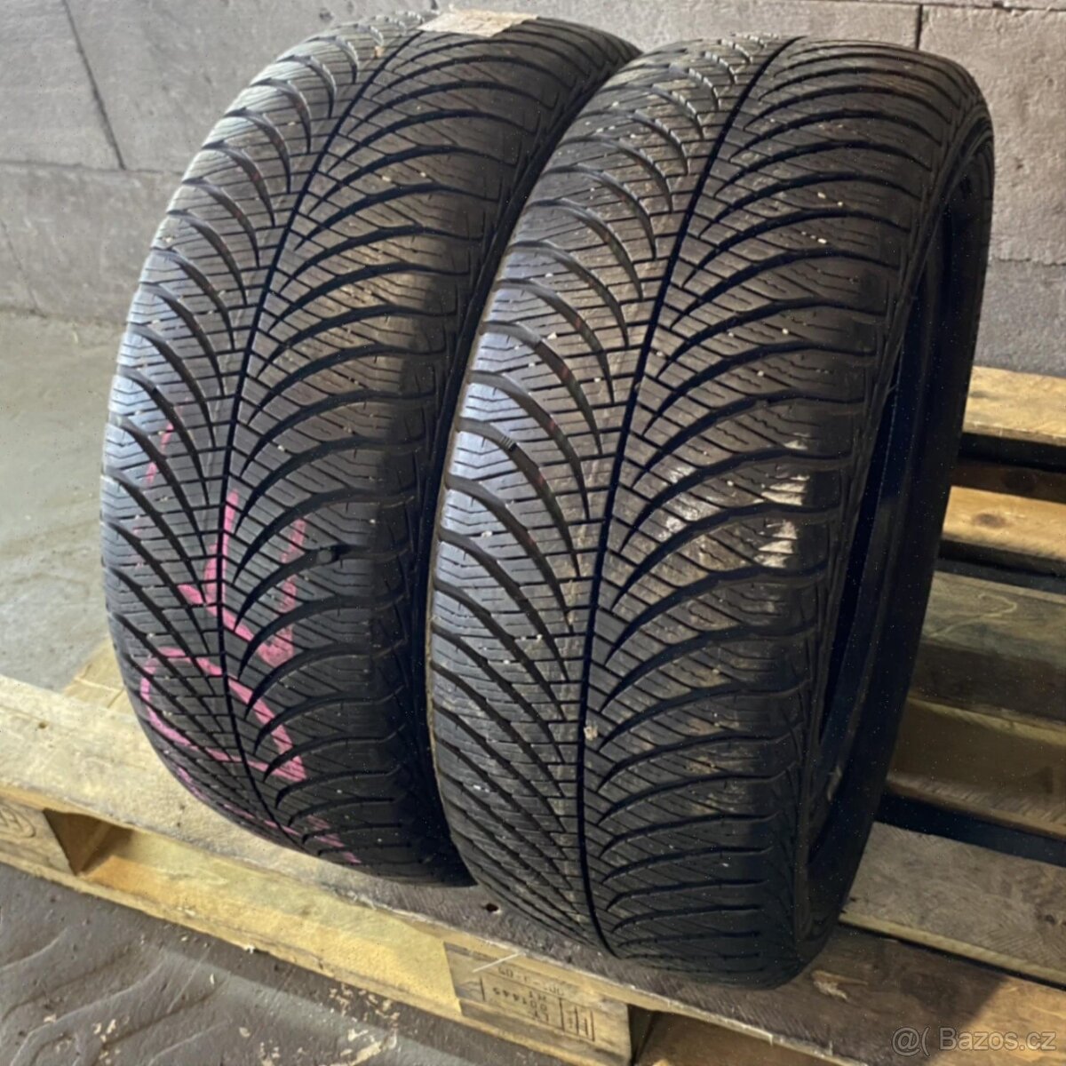 Zimní pneu 195/60 R16 89H GoodYear 6mm