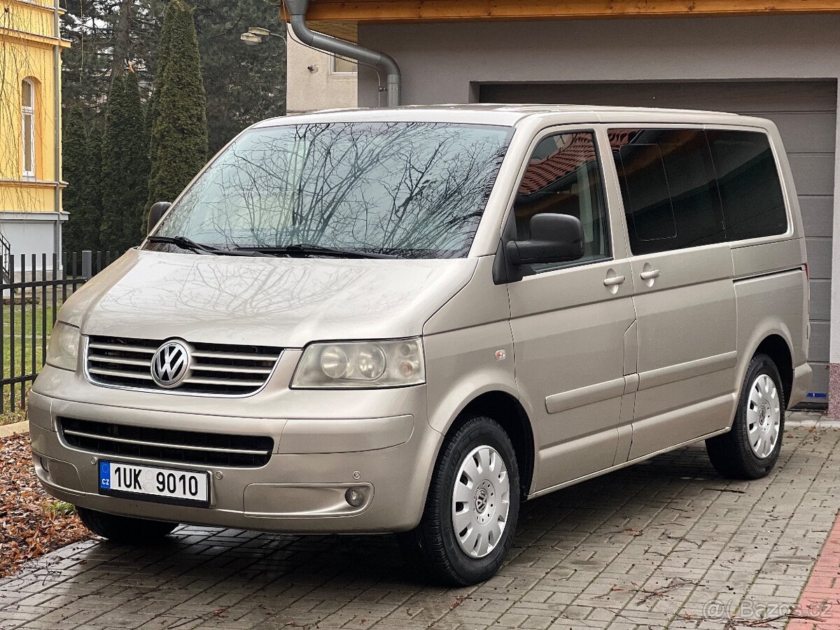 VW MULTIVAN T5 2.5TDI /HIGHLINE-AUTOMAT/PLNÝ-SERVIS/NOVÁ-STK