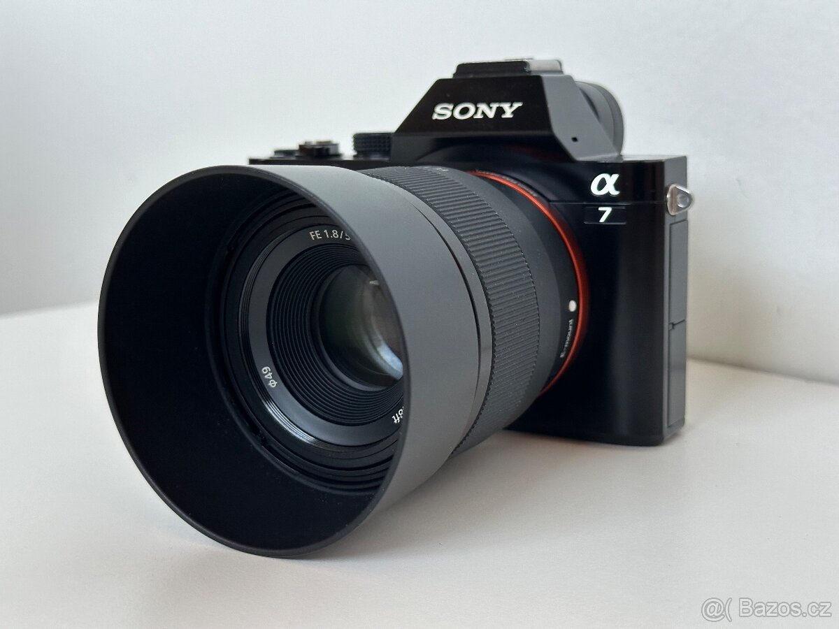 Sony Alpha A7 s objektivem Sony FE 50 mm f1,8