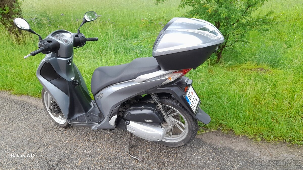 Skutr honda 125i