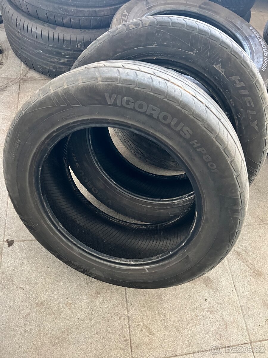 HILFY 235/60 R18