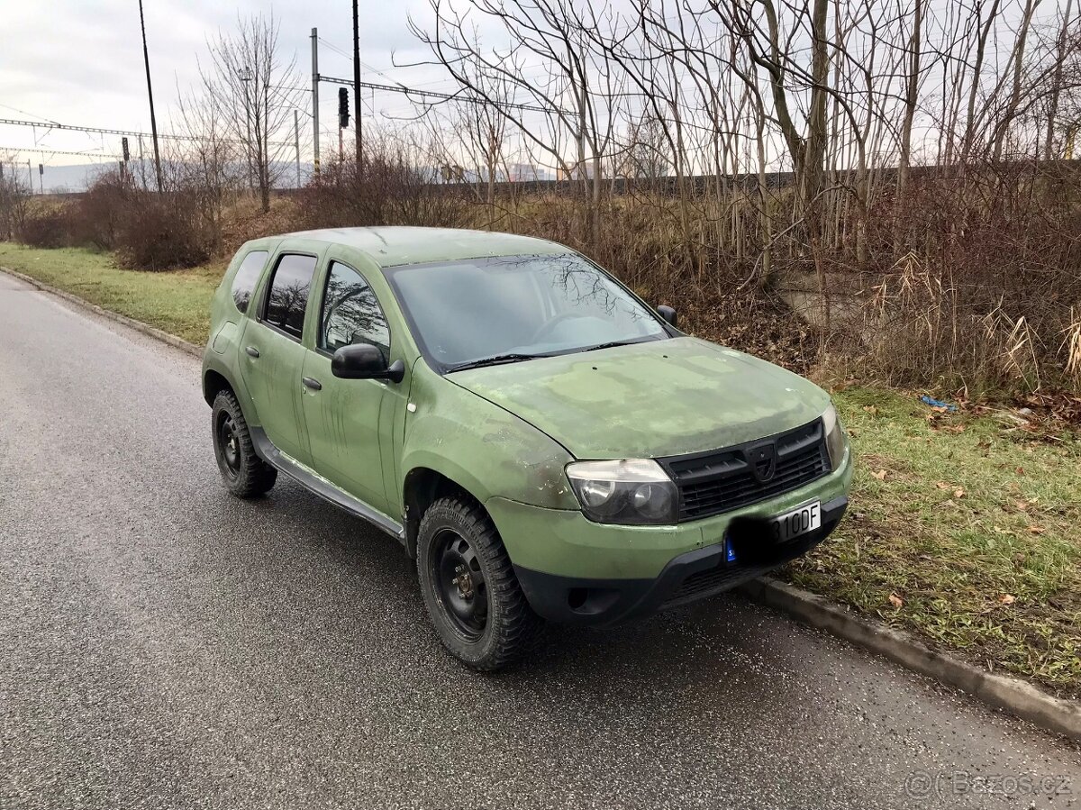 DACIA DUSTER 1.6i ARMY