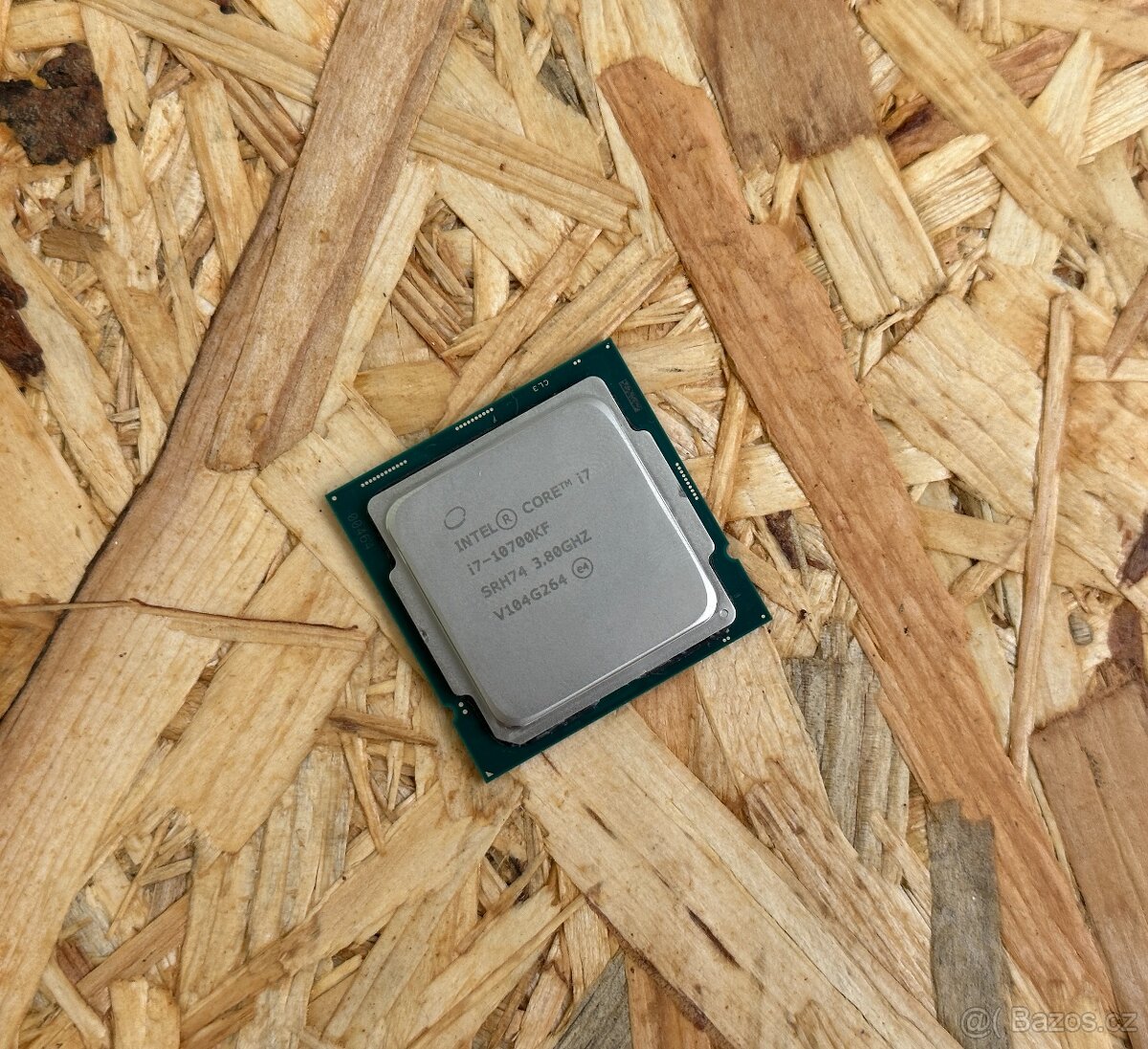 Intel Core i7-10700KF ( 3,8GHz -> 5,1GHz )