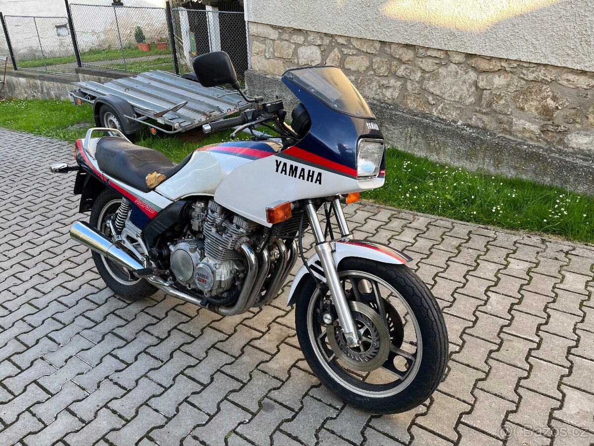 Yamaha XJ 750