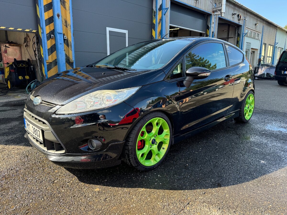 Ford Fiesta 1. 6i 88KW