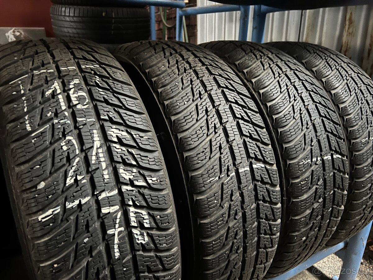 ZIMNÍ PNEU NOKIAN 215/70 R16