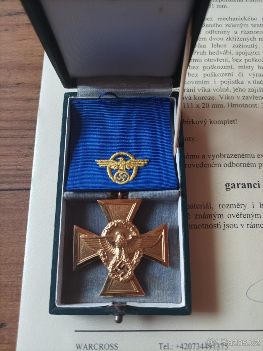 Vzácnější varianta, policejní služební vyznamenání za 25 let