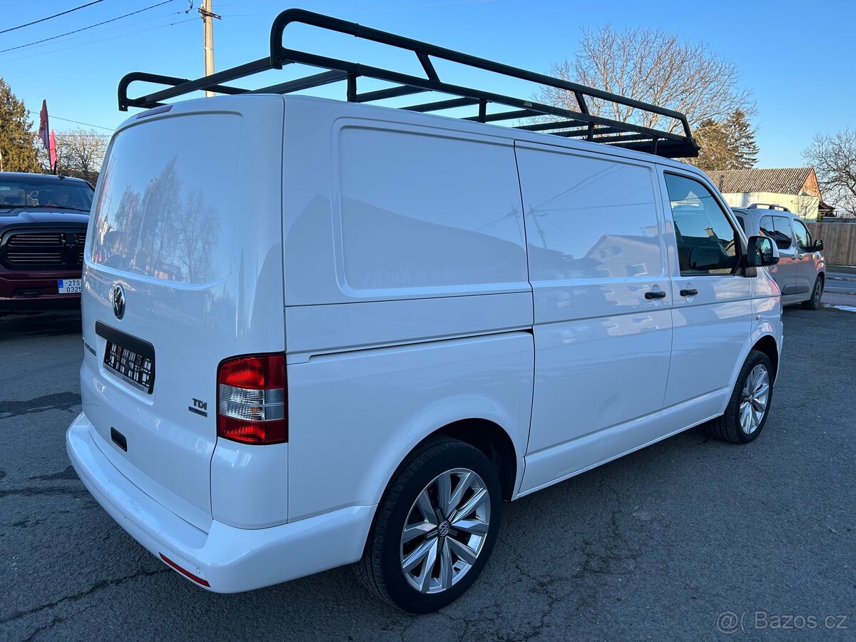 VW TRANSPORTER T5 2.0 TDi SERVISNÍ KNIHA