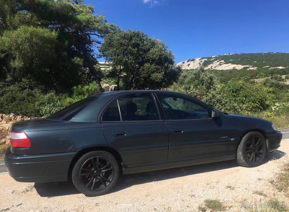 Opel Omega C sedan koupím karosářské díly