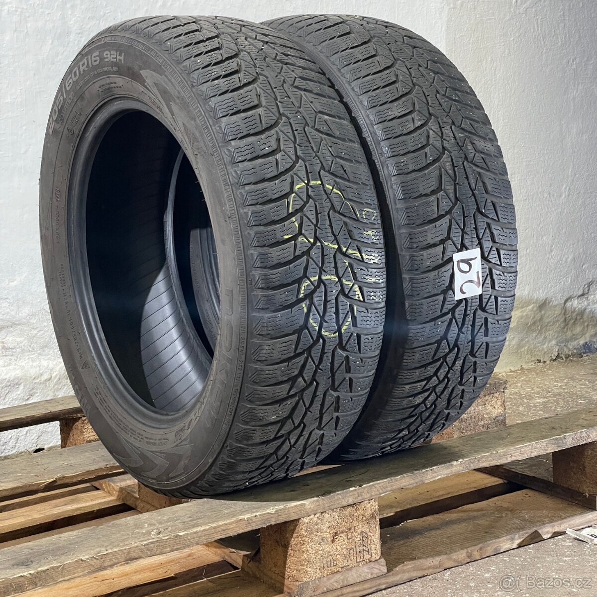 Zimní pneu 205/60 R16 92H Nokian 5mm