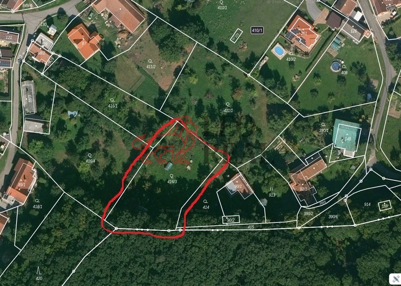 Stavební pozemek 1928m2 se zahradní chatkou