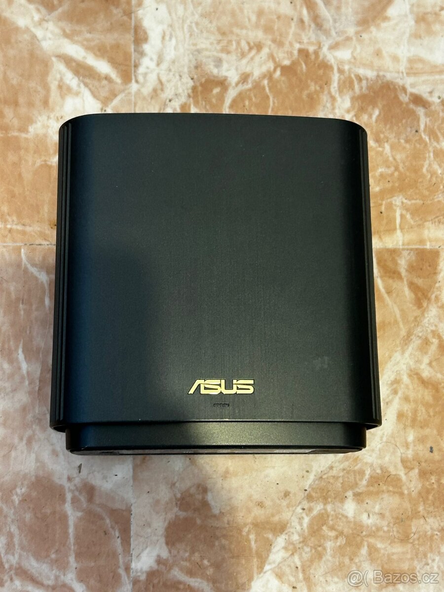 WiFi router Asus ZenWifi XT8