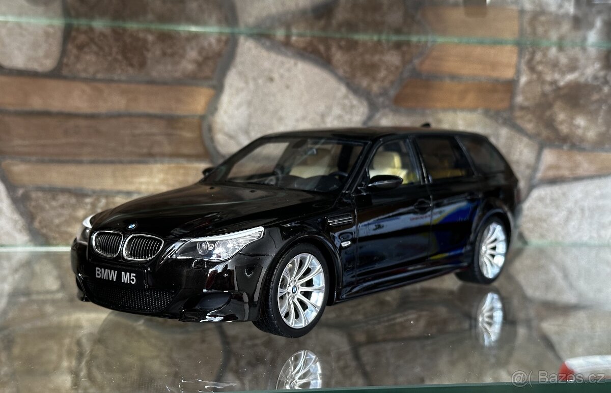 BMW M5 E61 Touring Black 1:18