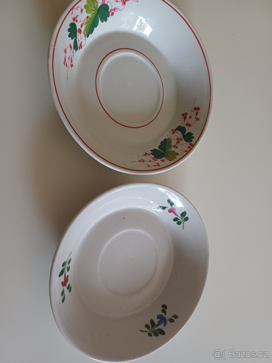 Starožitné porcelánové talířky značené