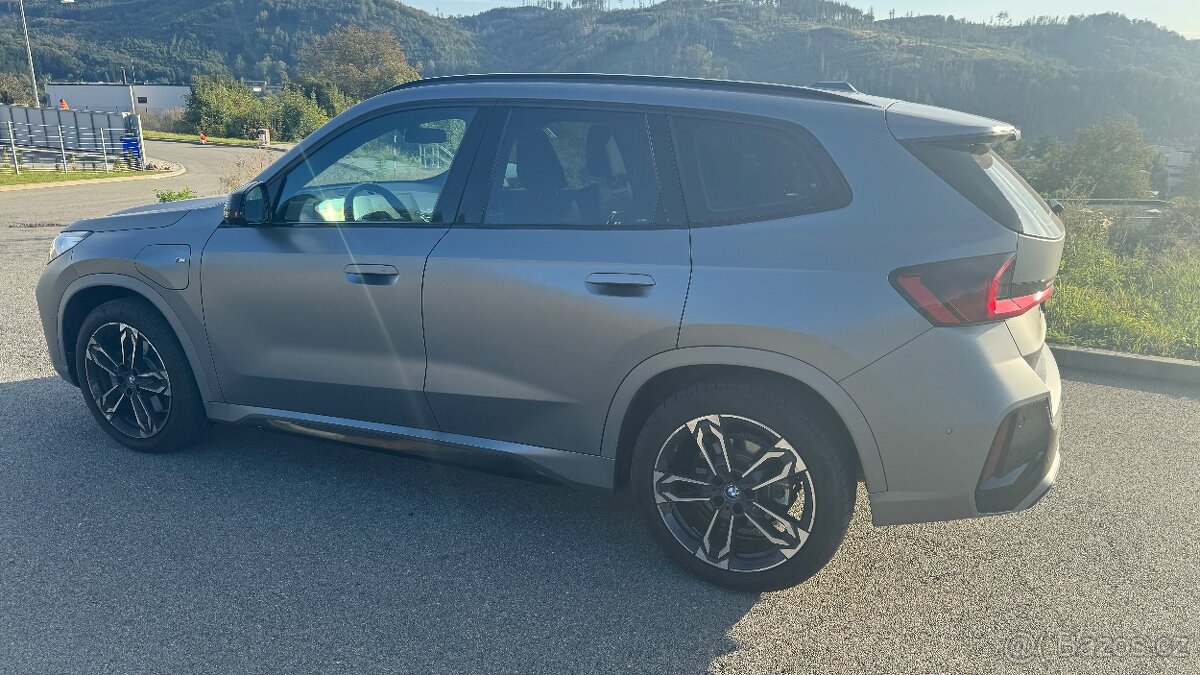 BMW X1 xDrive30e nové Plug in Hybrid šedá elektro+benzín