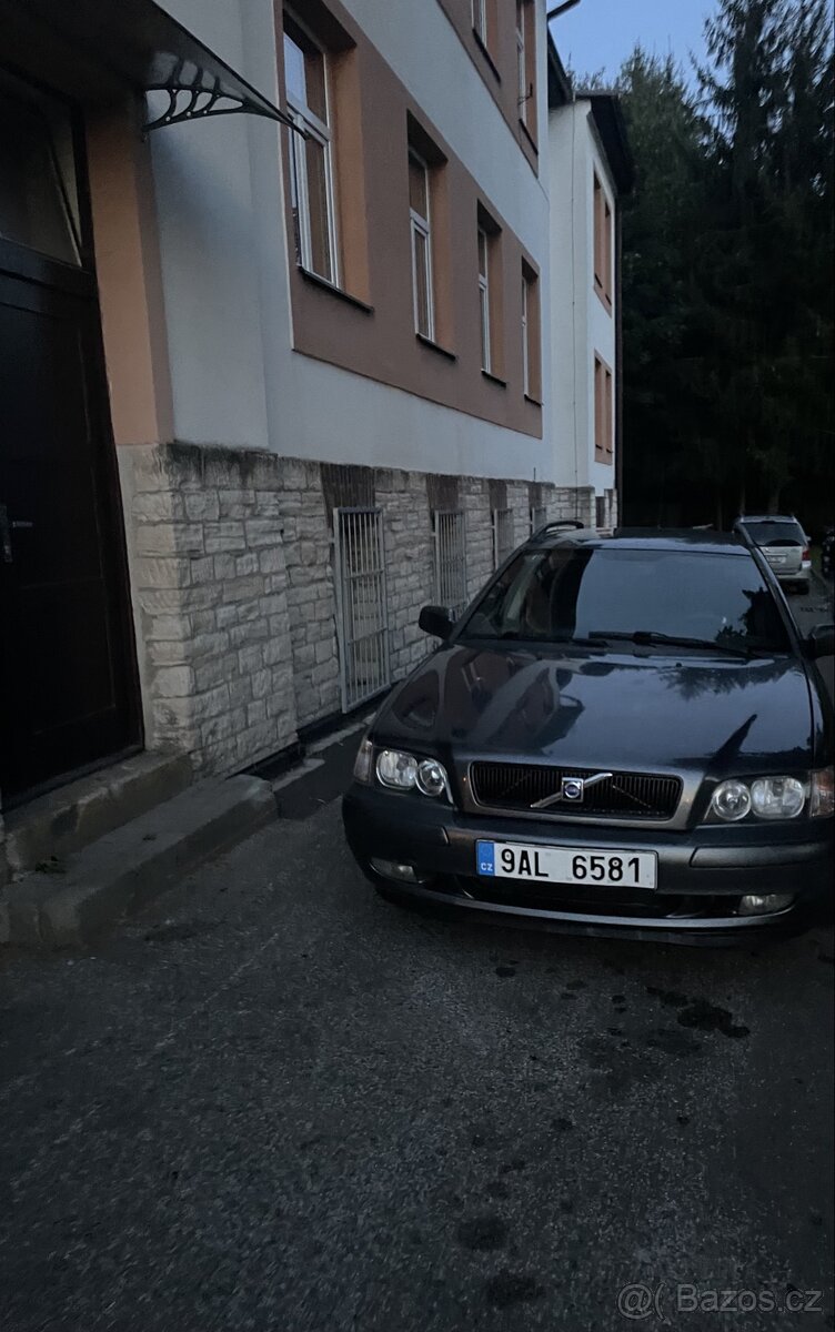 Volvo v40 T4 200hp