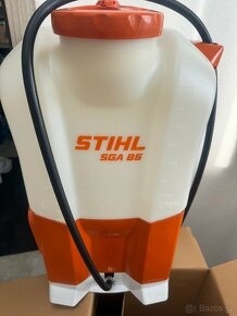 Zádový akumulátorový postřikovač STIHL SGA 85 + baterie