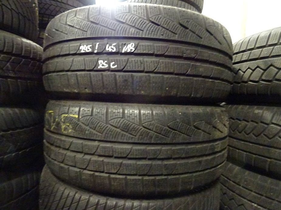 Zimní pneu Pirelli, 245/45/18, 2 ks, 5-5,5 mm