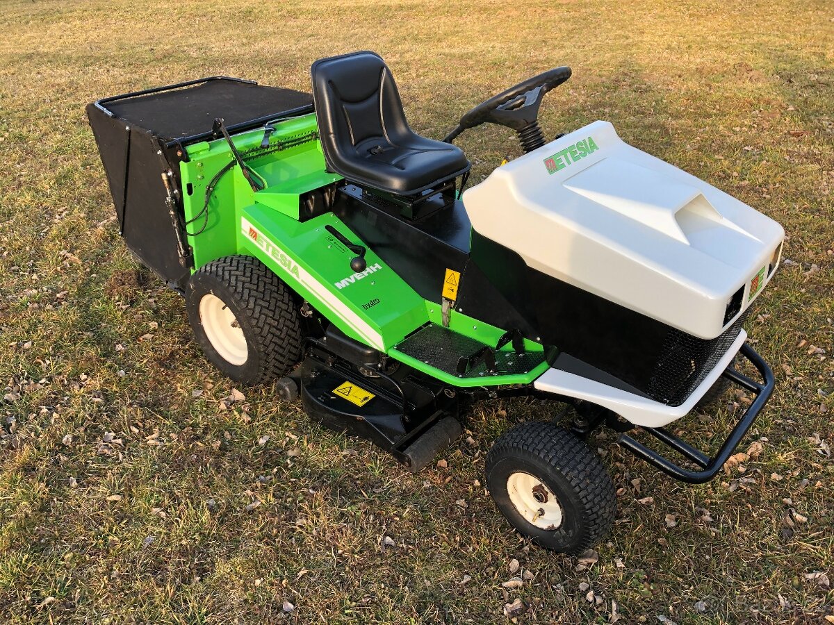 Zahradní traktor traktůrek sekačka Etesia