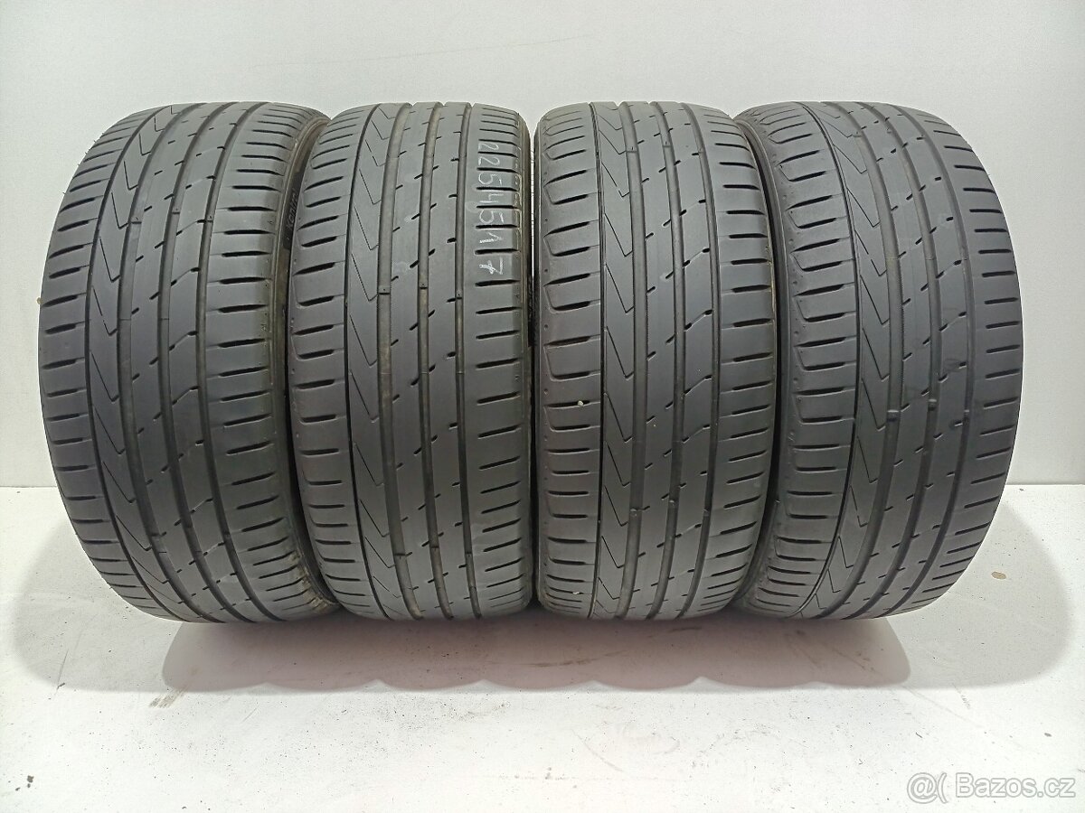 Letní pneu 225/45/17 Hankook