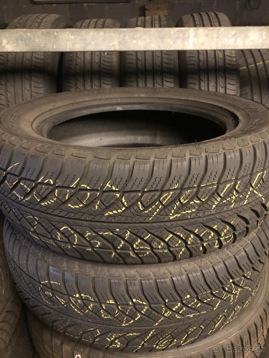 Zimní Goodyear 205/60/16 (2020 2x5,8mm)